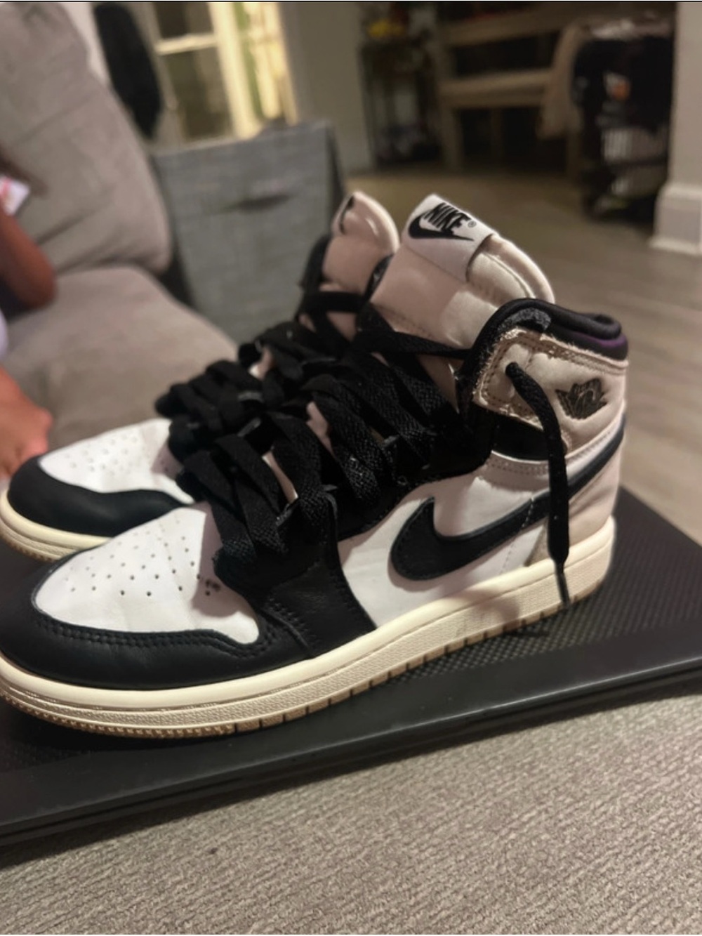 Air Jordan 1 Retro High OG PS "Latte" - size 2youth